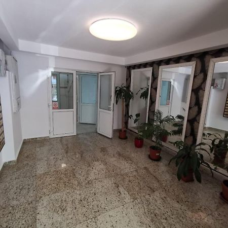 Holidays Inn Studio Bucarest Exterior foto