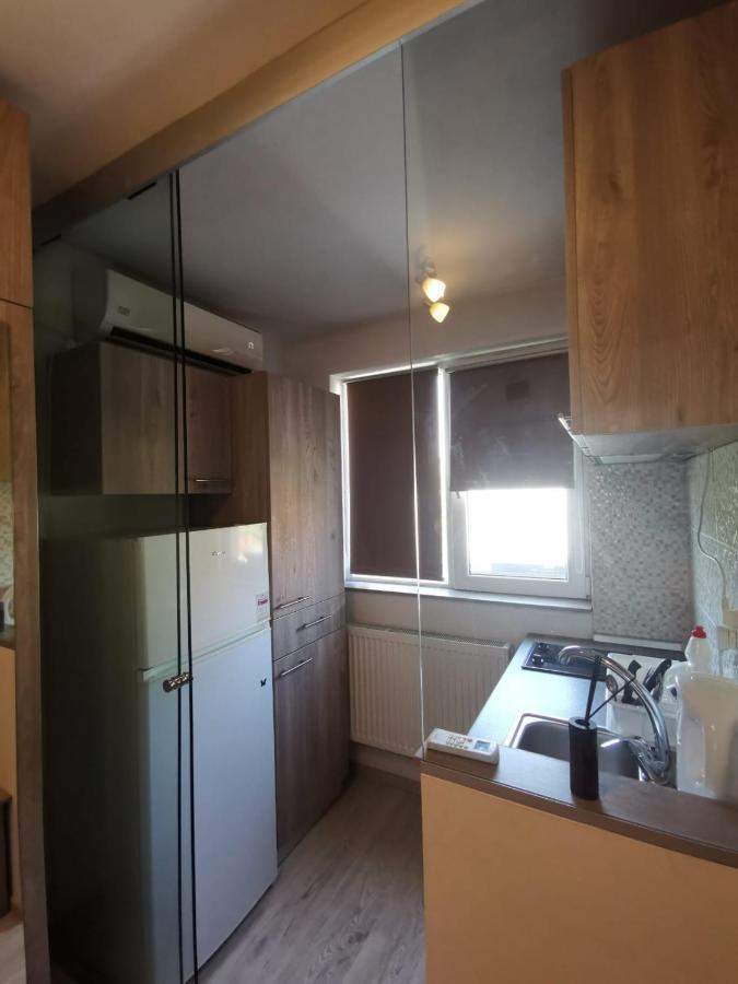 Holidays Inn Studio Bucarest Exterior foto